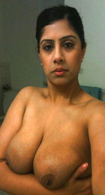 Beurette obèse au cul énorme cherche mec coquin