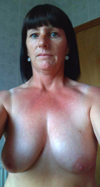 Femme maso avec des formes pour plan BDSM avec homme