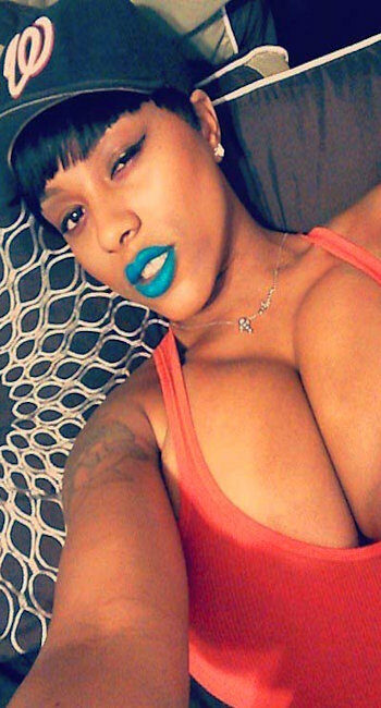 Femme ronde avec du caractère cherche mec coquin