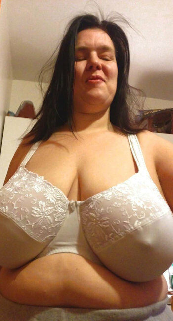 Grosse cochonne veut profiter de l'absence de son mari