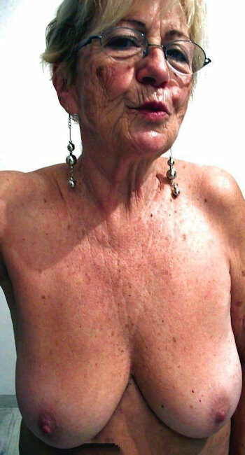 Grosse truie obèse aux jambes ouvertes cherche plan cul